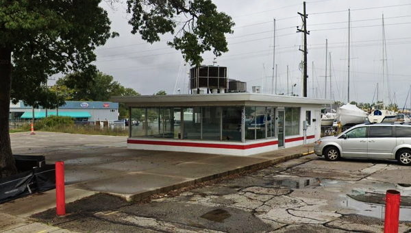 A&W Restaurant - Muskegon - 1950 Lakeshore Dr